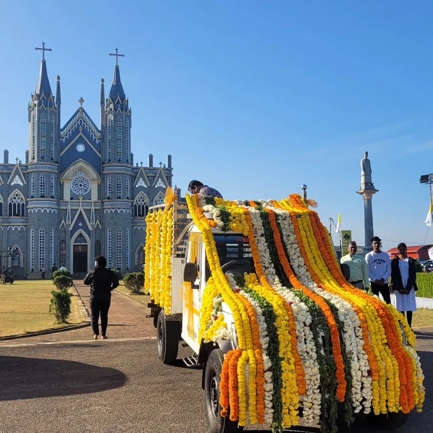 Pickup Truck Flower Decor, Wedding Moments, Lobo Events Karkala